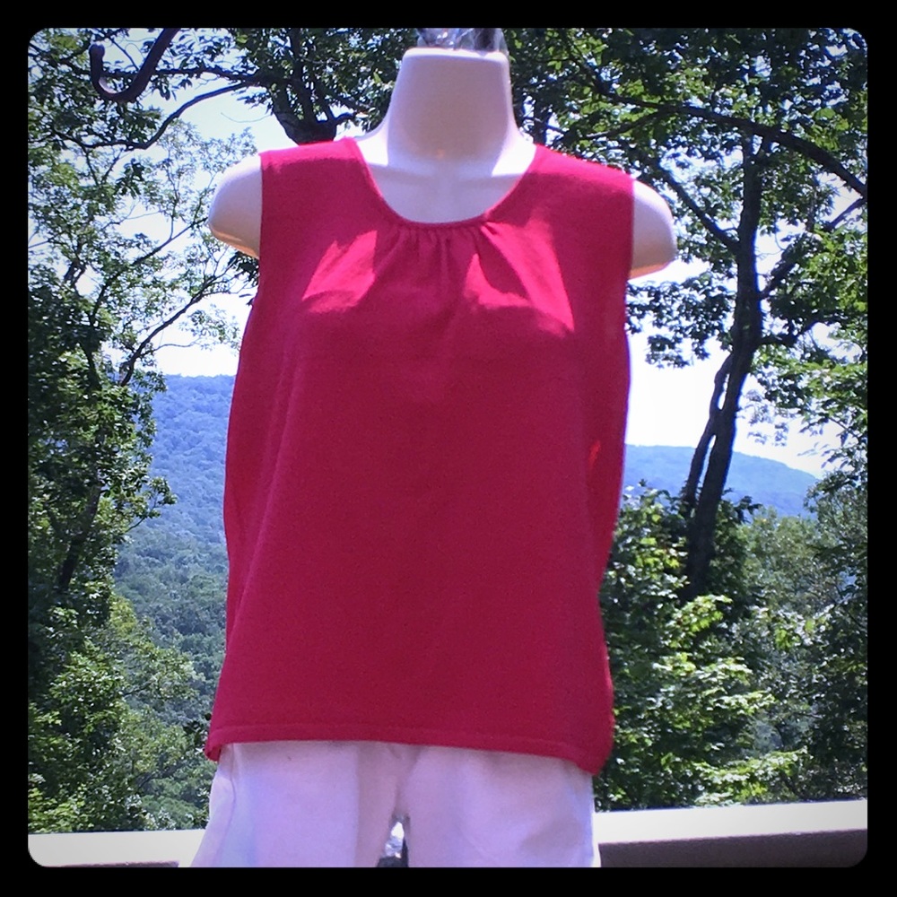♥️Hot Pink Rayon/Nylon NWT Top Sz M.